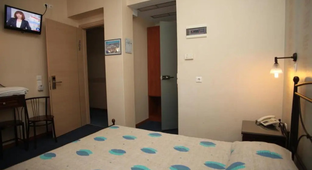 Nisaki Hotel & Elite Suites, Забронировать Отель Отели Эрмуполиса с парковкой, рядом с Музей промышленности Эрмуполи, Парковка
