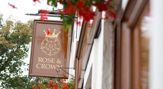 The Rose & Crown York, Забронировать Отель «постель и завтрак» Йорк Северный Йоркшир, рядом с Церковь Св. Дионисия