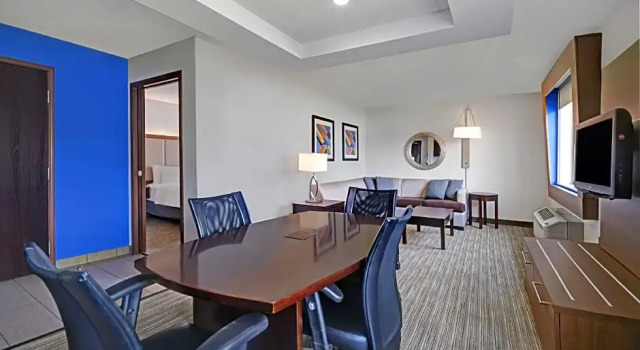 Люкс Holiday Inn Express Marshall by IHG