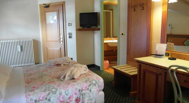Полулюкс Hotel Ideal