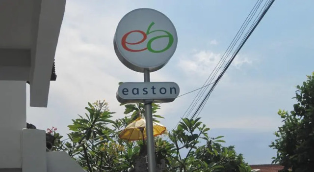 Easton Hotel, Забронировать Отель Отели Куты с парковкой, рядом с Магазин сувениров Krisna, Парковка