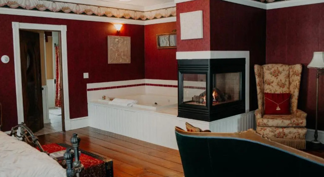 Люкс Deluxe Aurora Staples Inn