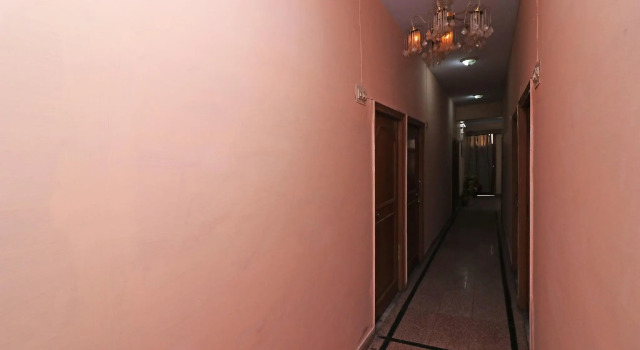 OYO 26791 Hotel Amar Palace