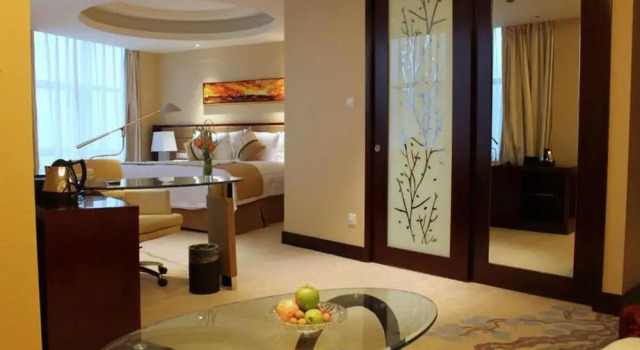 Двухместный номер Executive Huaqiao New Century Grand Hotel