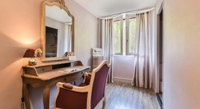 Двухместный номер Standard Logis Hôtel le Commerce- Darracq