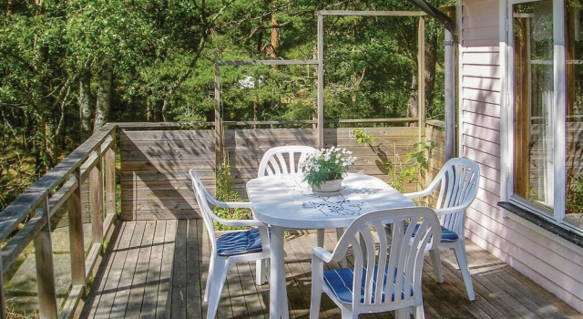Nice Home in Yngsjö With 2 Bedrooms, Rezerwuj Hotel Hotele w Lagos z parkingiem, Parking