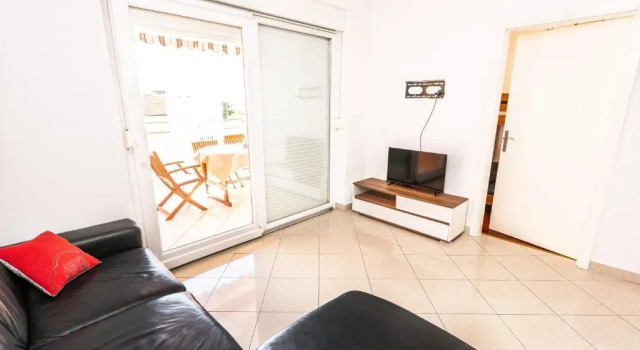Apartment Valentina 1, Забронировать Апартаменты/квартира Апартаменты Новалья, Апартаменты/квартира
