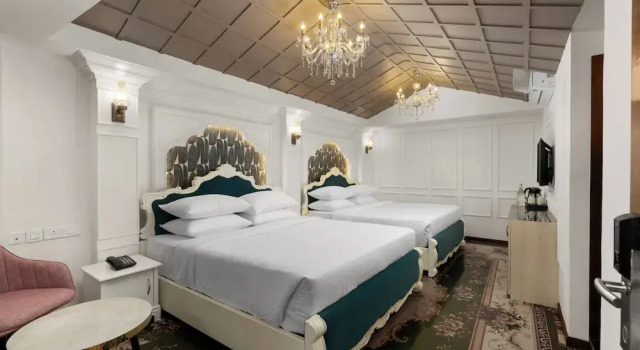 Люкс Deluxe Hotel G Ramayana- Premium Stay