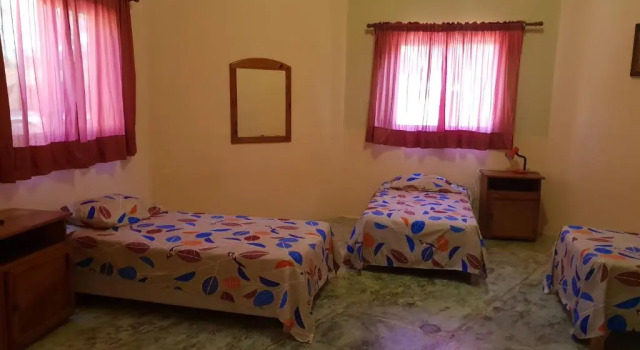 Кровать в общем номере Gipsy Ranch Rooms