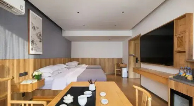 Четырёхместный семейный люкс Bantian Yunshui Hotel (Yangshuo County Lijiang Branch)