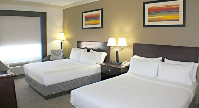 Люкс Standard Holiday Inn Express & Suites Plainview by IHG