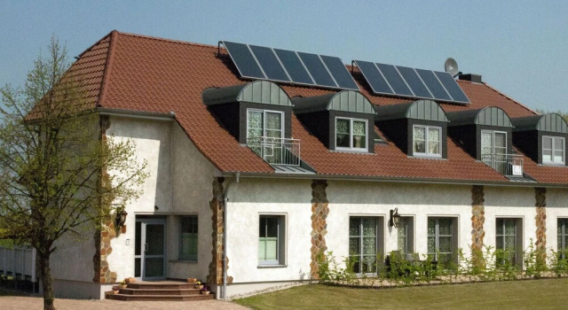 Beachside Apartment in Pepelow with Garden