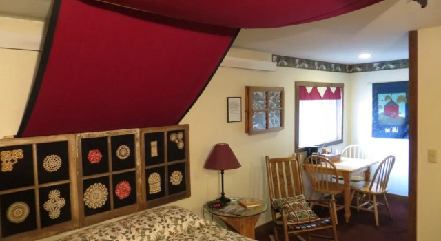 Cupola Inn Bed & Breakfast, Prenota Bed & breakfast Mason City Iowa