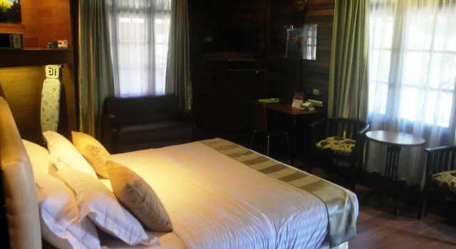 Люкс Grand с балконом и с красивым видом из окна Highland Resort & Nature Tours