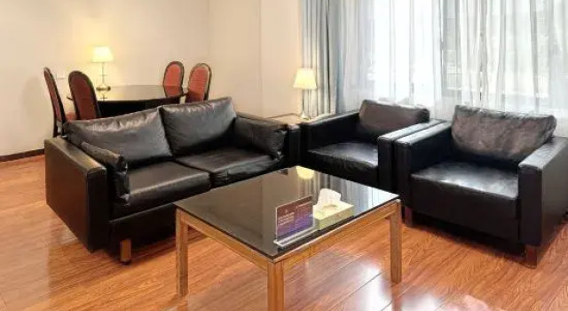 Семейный люкс Deluxe Beijing HWA (Apartment) Hotel