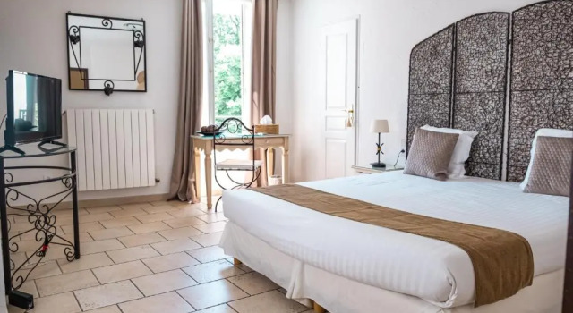Двухместный номер Superior с видом на бассейн Logis hôtel et restaurant La Bastide Cabezac