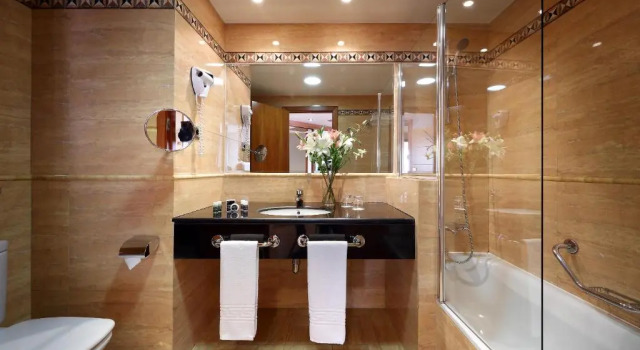 Standard Kolmen hengen huone Hesperia Getafe