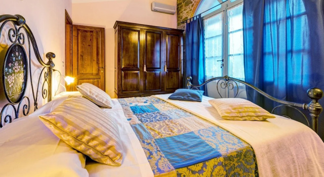 Mansion With 12 Bedrooms in Cortona, With Private Pool, Enclosed Garde