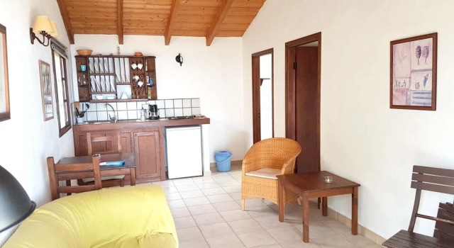 Studio In Los Llanos, With Wonderful Mountain View, Pool Access, Furni