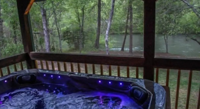 Toccozy Cabin Retreat, 예약 휴가용 주택 Williamstown 미국