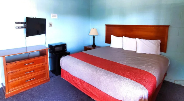 Номер Standard Holiday Host Motel
