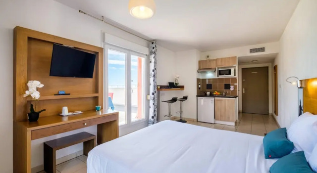Двухместный номер Standard с балконом Comfort Aparthotel Antibes Le Maestria