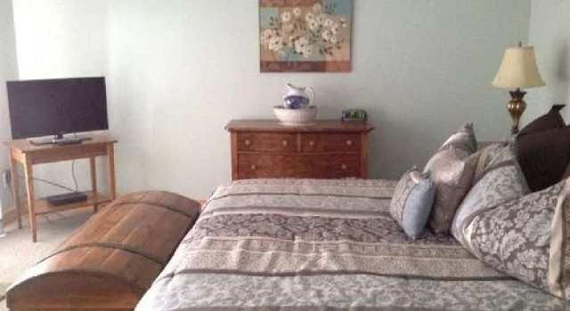 Waterfront Lakeview Ave Tahoe Condo Rental by RedAwning