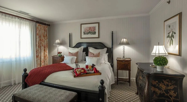 Номер Luxury Saybrook Point Resort & Marina