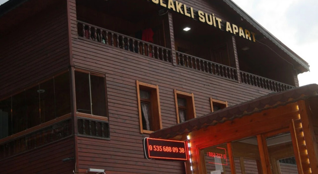 Solakli Suit Apart