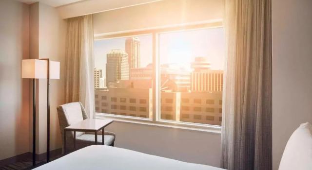 Номер Standard с красивым видом из окна Indianapolis Marriott Downtown