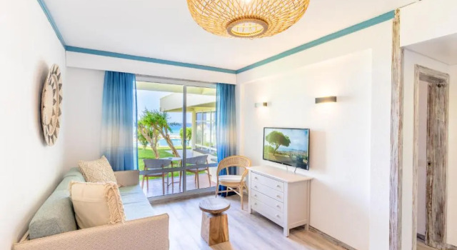 Люкс Comfort с видом на море Vila Baleira Suites