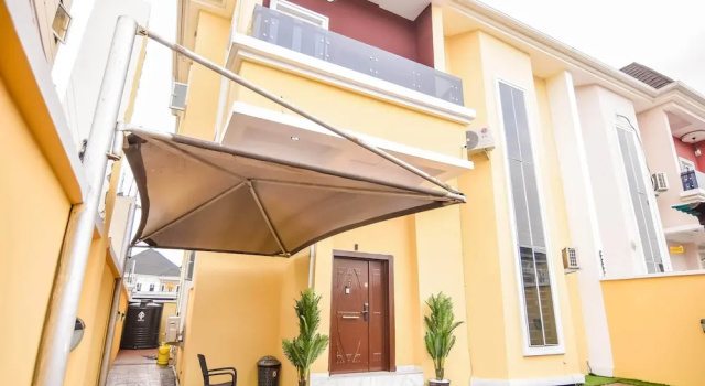 Executive 4 Bedroom House