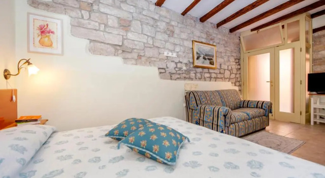 Guest house SOTTO I VOLTI Centro Storico, Забронировать Гостевой дом Гостевые дома Ровинь, рядом с Rovinj Market, Гостевой дом