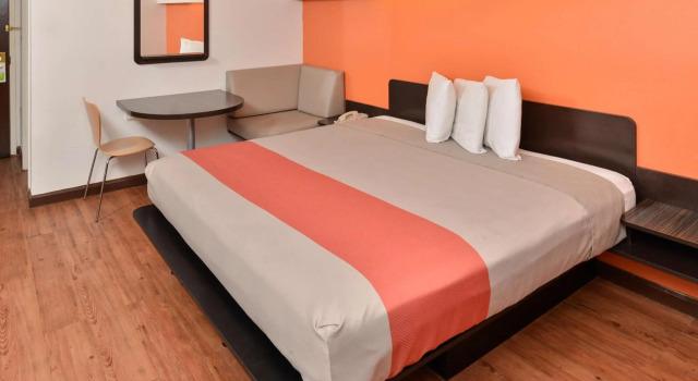 Motel 6 Richburg, SC, Забронировать Мотель Отели Южной Каролины с парковкой, Парковка