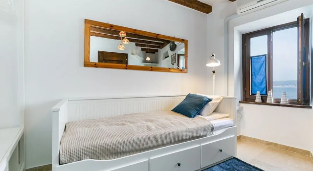 Arty Rooms by Irundo, Забронировать Отель Ровинь Rovinj Riviera, рядом с Пристань для яхт Ровиня