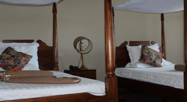 Udzungwa Falls Lodge, Đặt Khách sạn Khách sạn ở Mikumi có hồ bơi, Hồ bơi