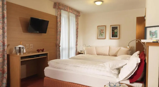 Номер Comfort Albergo Miralago