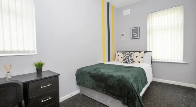 Entire 5 Bed House - Weekly Discounts - By Centre