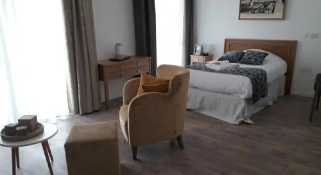 Résidence Les Tisserands - Domitys, Varaa Hotelli Hotellit Oise pysäköinnillä, Pysäköinti