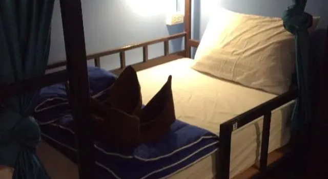 Кровать в общем номере (женский номер) MoovInn Garden Guesthouse