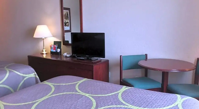 Четырёхместный номер Standard Super 8 by Wyndham Portage La Prairie MB