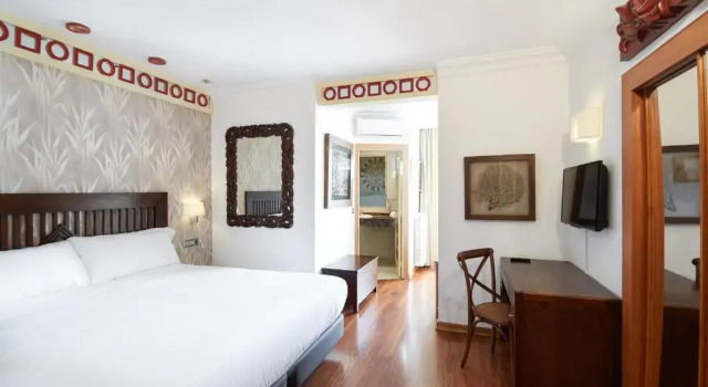 Трёхместный номер Superior Sercotel Hotel President