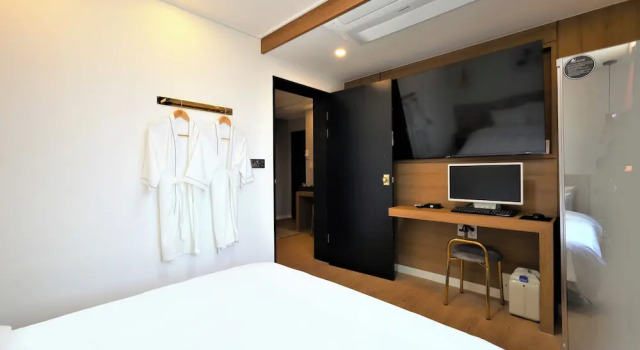 DELAMOUR Hotel