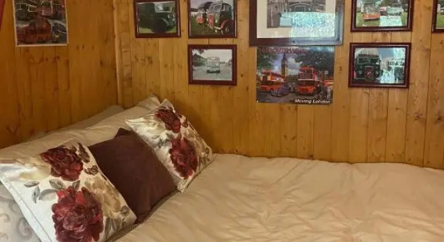Номер Standard Rare 1954 Renovated Vintage Lorry - Costal Location