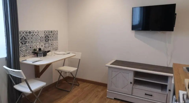 Superbe studio face au chateau, Book Hotel  