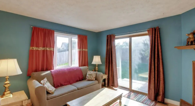 Charming Anchorage Home w/ Grill + Deck!, Book Feriehus Sommerhuse i Anchorage, Hytte