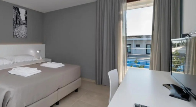 Двухместный номер Standard с видом на бассейн Southeast Hotel