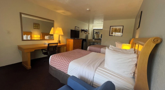 Четырёхместный номер Superior Garden Inn Homestead/Everglades/Gateway to Keys