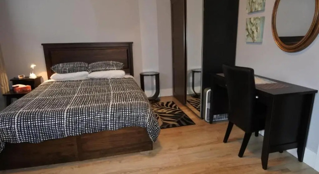 Апартаменты Black Rooster Guesthouse