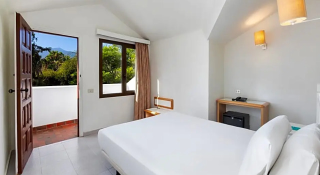Одноместный номер с балконом Radisson Resort & Residences Tenerife